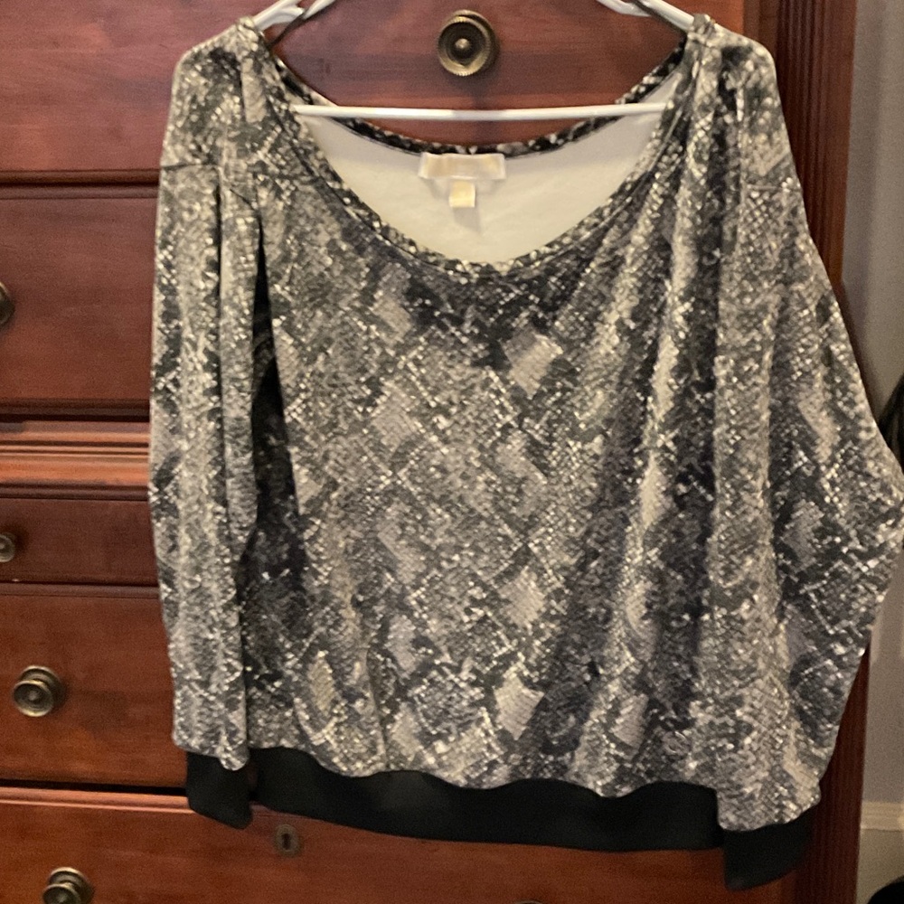 Michaels Black And Gray Patterned Sweatshirt - image 1